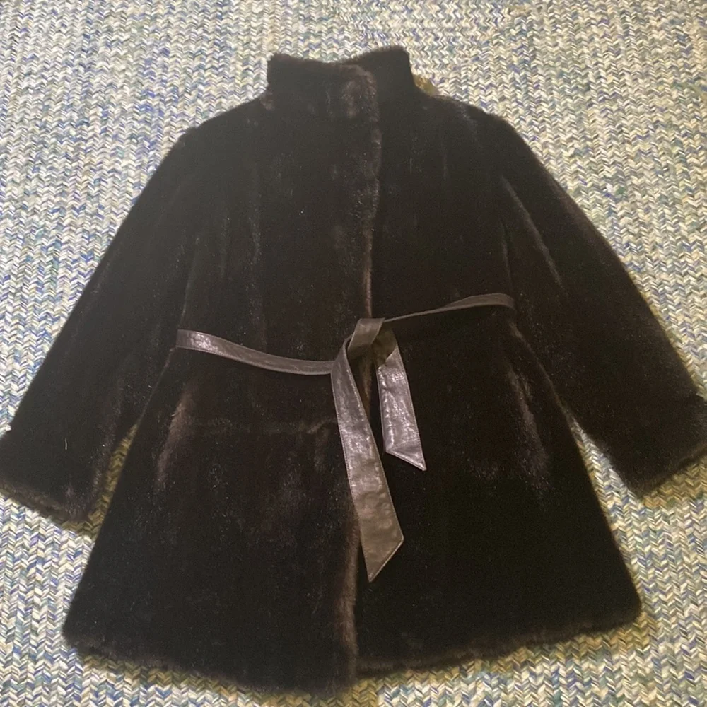 EUC Vintage Faux Fur Coat - Picture 11 of 12